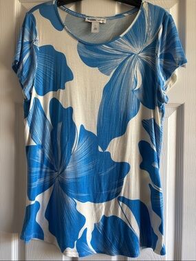 White House Black Market Outlet Blue and White Floral Scoop Neck Tee